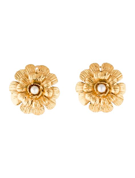 chanel flower earrings